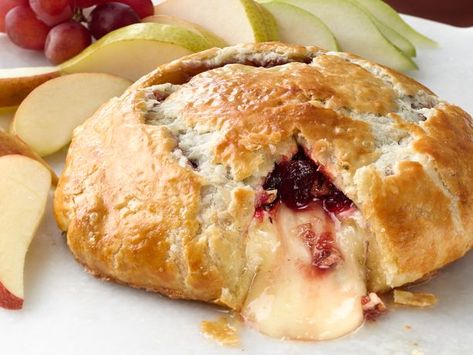 Crust Wrapped Cranberry and Brie | General Mills Convenience and Foodservice Brie Cranberry Appetizer, Pie Crust Appetizers, Baked Brie Cranberry, Brie Cheese Appetizer, Cranberry And Brie, Brie In Puff Pastry, Cranberry Appetizer, Baked Brie Cheese, Brie Cheese Recipes