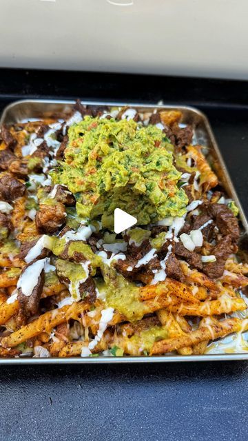 carne asada fries!! Carne Asada Fries Recipe, Carne Asada Fries, Food Bbq, Cooking Temperatures, Carne Asada, Classic Series, Bbq Recipes, Mexican Food, Nachos