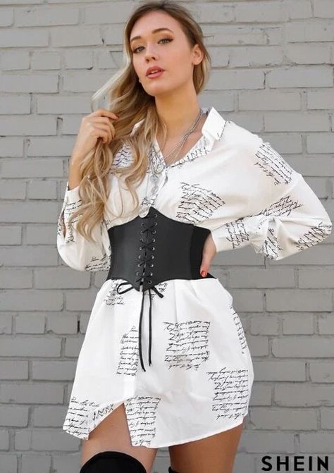 Corset Belt Outfit, Corset Belts, Corset Fashion Outfits, Leather Corset Belt, Corset Looks, Harness Fashion, Corset Outfit, Dress With Corset, Print Shirt Dress