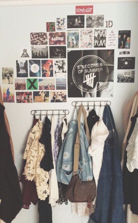 2010 Tumblr Aesthetic, Soft Grunge Room, Hipster Bedroom, Zimmer Diy, Friend Art, Tumblr Rooms, Grunge Room, Room Goals, Bedroom Goals