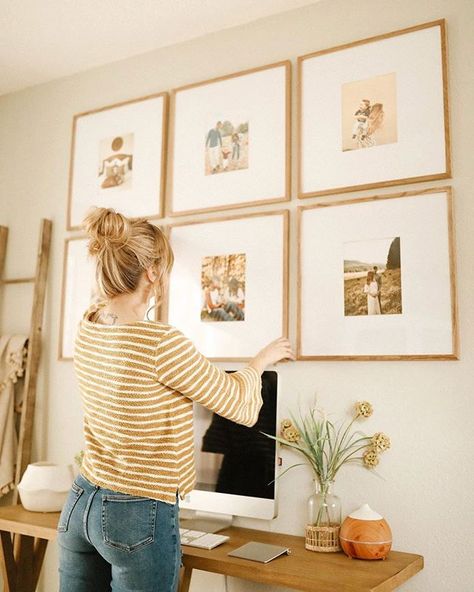 Opposite Wall sur Instagram : « A gallery wall of family photos is the perfect way to remember your favourite moments ❤⁣ 📸 @drab.to.dreamy⁣ ·⁣ Products featured: 'Solid… » Family Photo Gallery Wall, Hallway Gallery Wall, Family Pictures On Wall, Gallery Wall Frame Set, Family Gallery Wall, Office Gallery Wall, Family Photo Wall, Unique Gallery Wall, Family Photo Frames