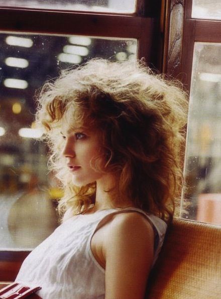 Wild curls Wild Hair, Fluffy Hair, Hair Envy, Curly Girl, Big Hair, Messy Hairstyles, About Hair, The Window, Pretty Hairstyles