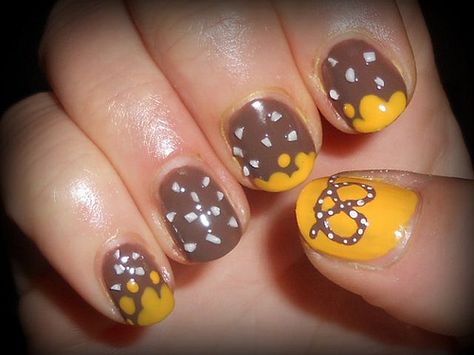 Pretzel Nails Now Nail Art, Nails Guide, Nail Holiday, Food Nail Art, Extreme Nails, Nail Christmas, Tattoo Pics, Food Nails, Awesome Tattoo