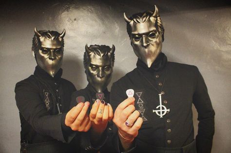 The Nameless Ghouls of @thebandghost with their Tortex picks while out on the road supporting their Popestar EP.  #NamelessGhouls #Ghost #Tortex #JimDunlop #PerformanceIsEverything Ghost Rock Band, Ghost Banda, Leona League Of Legends, Ghost Album, Ghost Papa, Band Ghost, Ghost And Ghouls, Photographie Portrait Inspiration, Ghost Bc