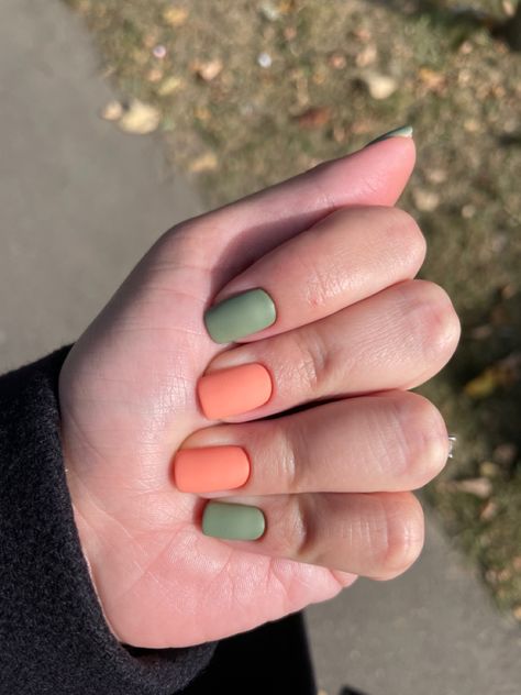 Orange And Sage Nails, Sage Green And Orange Nails, Fall Nails Green And Orange, Orange And Green Nail Designs, Orange Green Nails, Green Autumn Nails, Green And Orange Nails, Orange And Green Nails, Autumn Sage