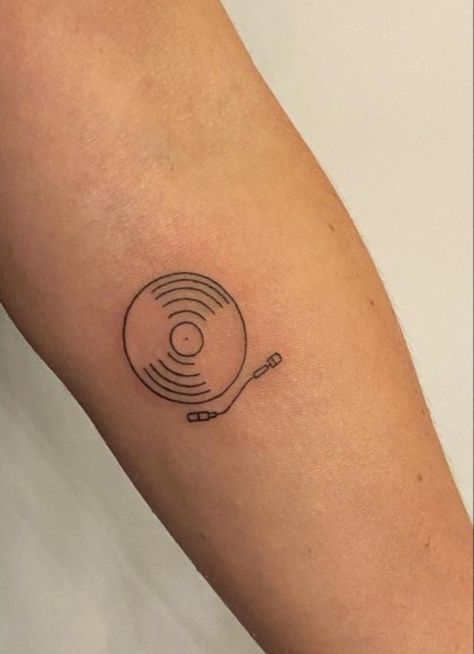 Motown Tattoo Ideas, Stop This Train Tattoo, Record Tatoos, Music Tattoo Line Art, Tiny Tattoos Music Lovers, Simple Record Tattoo, Small Record Tattoo, 70s Music Tattoo, Vinyl Record Tattoo Minimalist