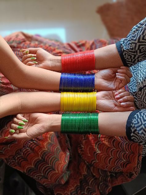 Bangles Photoshoot Ideas, Bangle Photography Ideas, Glass Bangles Aesthetic, Bangles Photoshoot, Bangles Photography Ideas, Indian Bangles Aesthetic, Glass Bangles Indian, Bangles Photography, Bangles Aesthetic