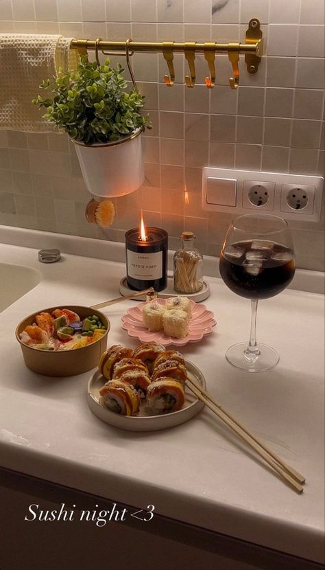 Solo Date, Sushi Dinner, Friday Vibes, Sushi Night, Date Dinner, Pretty Food, Me Time, Aesthetic Food, Food Photo