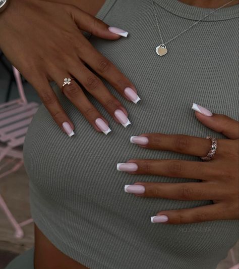 classic medium shape french nails Kutek Disney, Nagel Tips, French Tip Acrylic Nails, Work Nails, French Acrylic Nails, Pink Acrylic Nails, Girls Nails, Square Acrylic Nails, Manicure Y Pedicure