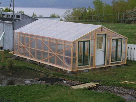 diy pvc pipe greenhouse Serre Diy, Greenhouse Base, Greenhouse Farming, Diy Greenhouse Plans, Build A Greenhouse, Greenhouse Interiors, Backyard Greenhouse, Small Greenhouse, Greenhouse Plans