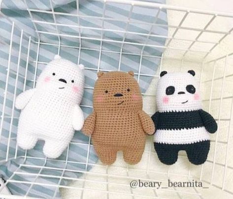 Página con todos los patrones de amigurumis gratuitos que he encontrado por Internet, entre ellos este patrón AMIGURUMI SOMOS OSOS y muchos más Confection Au Crochet, Ice Bears, Kawaii Crochet, Fun Crochet Projects, Crochet Diy, Bare Bears, We Bare Bears, Crochet Bear, Diy Crochet Projects