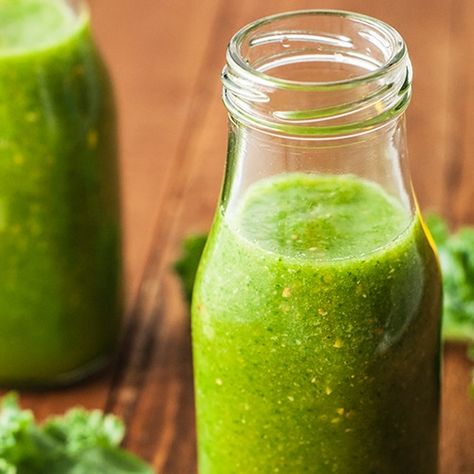 With Skinny Ms.’s delicious cleanse and detox plan, you can purify your body with whole foods and still enjoy every meal. Green Tea Smoothie, Tea Smoothie, Basil Vinaigrette, Homemade Salads, Sauces And Dressings, Super Greens, Smoothie Recipe, Grilled Meat, Dressing Recipe