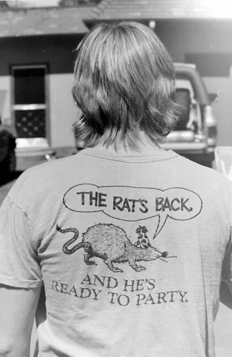 Vintage T-Shirt Slogans To Offend And Amuse - Flashbak Rat King, Silly Clothes, Silly Shirt, Clothes Board, Funky Shirts, Slogan Tshirt, Deep Winter, Weird Shirts, Funny Outfits