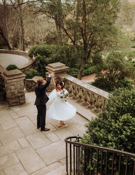 #Cheekwood #cheekwoodwedding #springwedding #movement #veil #weddingphotos #brideandgroom #couples Cheekwood Wedding, Wedding First Look, Wedding Poses, Spring Wedding, First Look, Secret Garden, Wedding Inspo, Elopement, Veil