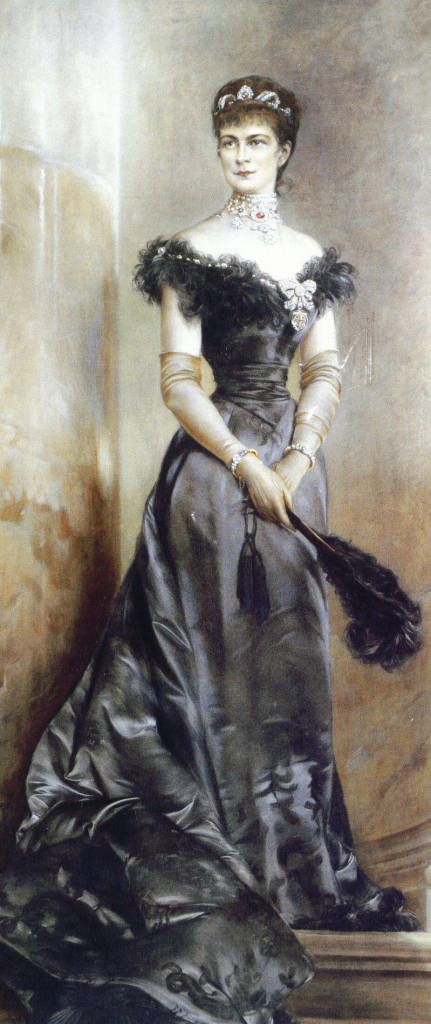 early 1890s (estimated) Sisi wearing an evening gown with vee neckline by ? Empress Sissi, Empress Elisabeth, Location Unknown, 1890s Fashion, Beautiful Black Dresses, Royal Jewels, Old Fashion, Historical Dresses, Belle Epoque