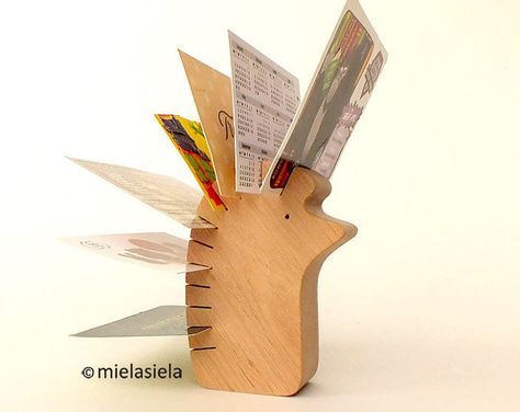 Browse unique items from mielasiela on Etsy, a global marketplace of handmade, vintage and creative goods. Ceramics Diy, Wooden Business Card Holder, Postcard Holder, Wooden Business Card, Recipe Card Holders, Organizer Desk, Business Card Organizer, Woodwork Ideas, Name Plate Design