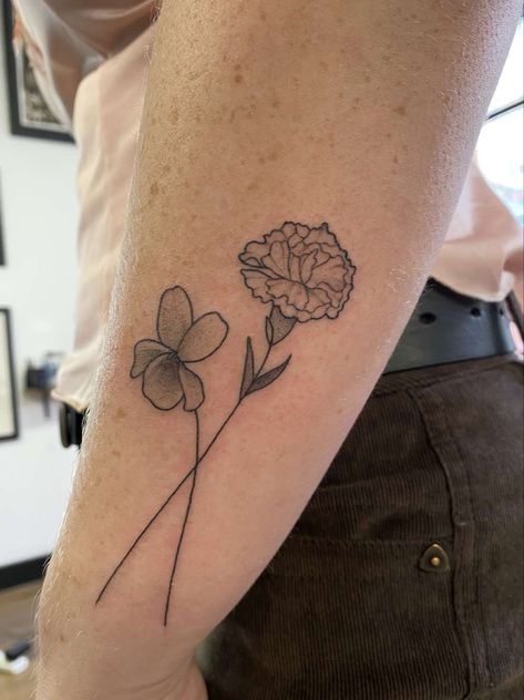 Marigold And Violet Flower Tattoo, Violet And Marigold Tattoo, October Birth Flower Tattoo Marigold And Cosmos, Birthflower October Tattoo, Simple Marigold Tattoo, Marigold And Cosmos Flower Tattoo, Momma Tattoo, Marigold Flower Tattoo, Birth Flowers Tattoo