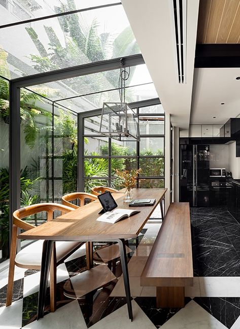 Flower Cage House - Decoholic Sunroom Designs, House Extension Design, Kitchen Design Trends, Kitchen Trends, House Extensions, Open Kitchen, Glass House, Modern House Exterior, Room Table