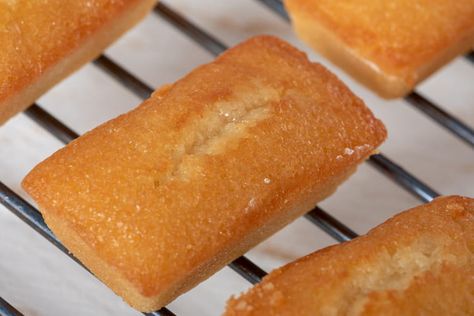 Financiers façon Mercotte Financier Cake, Lemon Pound Cake Recipe, Lemon Pound Cake, Delicious Cake, Pound Cake Recipes, Cookie Run, Pound Cake, Yummy Cakes, Cake Recipe