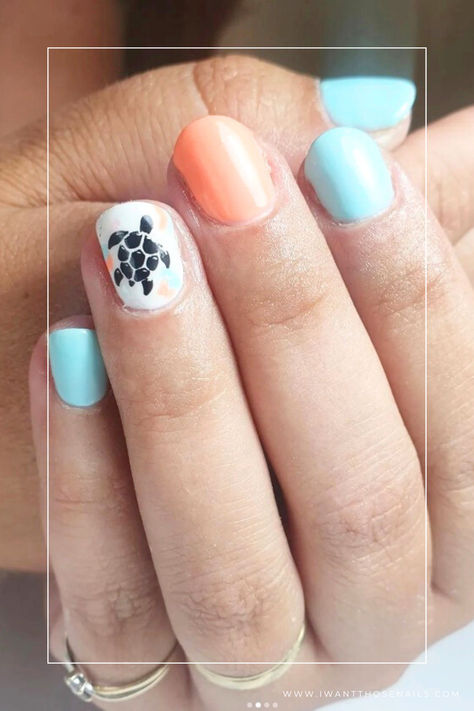 Turtle Nails Beach Nails Turtle, Cute Short Beach Nails, Turtle Nail Ideas, Turtle Design Nails, Turtle Nail Art Designs, Nails With Turtles, Ocean Theme Nail Designs, Nail Ideas For Vacation Beach, Summer Nails Swirls