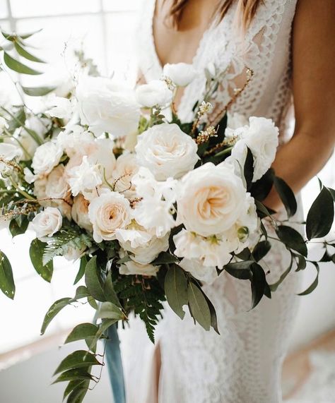 Greenery Bridal Bouquet, Ideas For Flowers, Sweet Peas, Wedding White, Wedding Mood, Wedding Wishes, Boho Bride, Bride Bouquets, Flowers Wedding