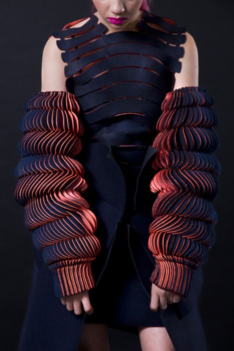 Katherine-Roberts-Wood-Royal-College-of-Art-graduate-fashion-collection-2014_dezeen_11 Katie Roberts, Architectural Fashion, Robert Wood, Sculptural Fashion, Paper Fashion, Graduation Style, 3d Fashion, Viktor Rolf, Design Textile