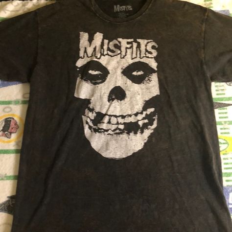 Misfits 2017 Acid Wash shirt Misfits Outfit, Misfits Shirt, Tshirt Prints, Dr Wardrobe, Acid Wash Shirt, Bleached Shirt, Clothing Pieces, No Filter