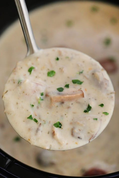 Mushroom Casserole, Chicken Wild Rice Soup, Cheap Clean Eating, Mushroom Soup Recipes, Savory Meals, Cream Of Mushroom Soup, Cream Of Mushroom, Panera Bread, Crock Pot Soup