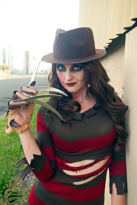 Mrs. Krueger Cosplay Freddy Krueger Makeup Women, Freddy Krueger Pictures, Freddy Krueger Makeup, Freddy Krueger Mask, Freddy Costume, Freddy Krueger Costume, Diy Girls Costumes, Horror Halloween Costumes, Halloween Costumes Makeup