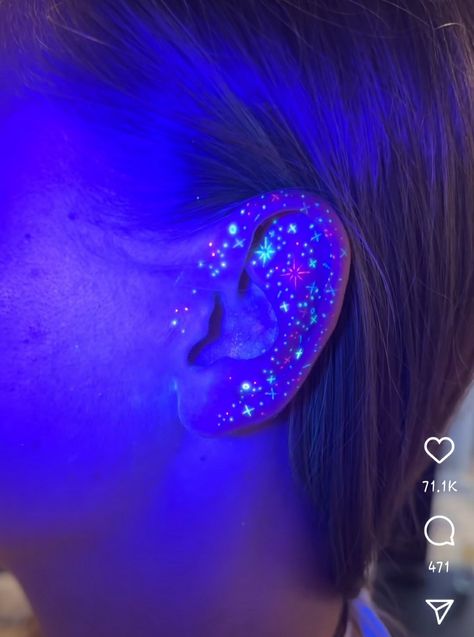 Blue Light Tattoo Ideas, Uv Reactive Tattoos, Blacklight Tattoo Ideas, Uv Ear Tattoo, Glowing Tattoos Fantasy Art, Iridescent Tattoo, Uv Tattoo Ideas, Aqua Tattoo, Fluorescent Tattoo