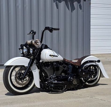 Harley Softail Custom, Harley Davidson Heritage Softail, Motocykle Harley Davidson, Harley Softail Deluxe, Harley Bagger, Custom Motorcycles Harley, Custom Street Bikes, Softail Custom, Chopper Bobber