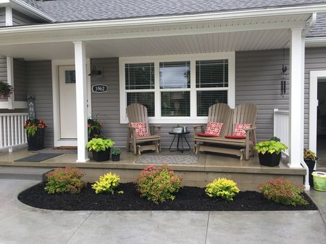 Front Porch Landscaping Ideas, Front Porch Landscape, Front Porch Garden, Front Porch Flowers, Porch Landscaping, Concrete Patio Designs, Porch Plants, Small Front Yard Landscaping, Front Porch Design