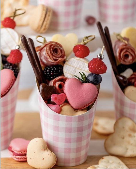 Celebrate your besties in style with these 34 Insanely Cute Galentine’s Party Ideas That You’ll Love! 💖✨ Whether you’re planning a cozy night in or a chic soirée, these ideas will bring all the love and laughter. Think DIY heart-shaped charcuterie boards, pink cocktails and mocktails, and fun photo backdrops with balloons and streamers. Set up a self-care station with face masks or host a rom-com movie marathon. Don’t forget themed desserts like cupcakes with empowering quotes or Galentine’s co Charcuterie In A Cup, Christmas Charcuterie Cups, Valentines Day Brunch Ideas, Party Food List, Party Food For Adults, Cups Recipes, Easy Make Ahead Appetizers, Galentine's Party, Charcuterie Cups