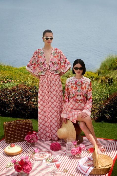 Chanel Resort 2024 Collection, High Fashion Resort Wear, 2025 Print Trends, Summer Collection 2024, Resort 2024 Runway, Resort Wear 2024 Trends, Resort Style Outfits, Runway Fashion 2024, Fashion Summer 2024