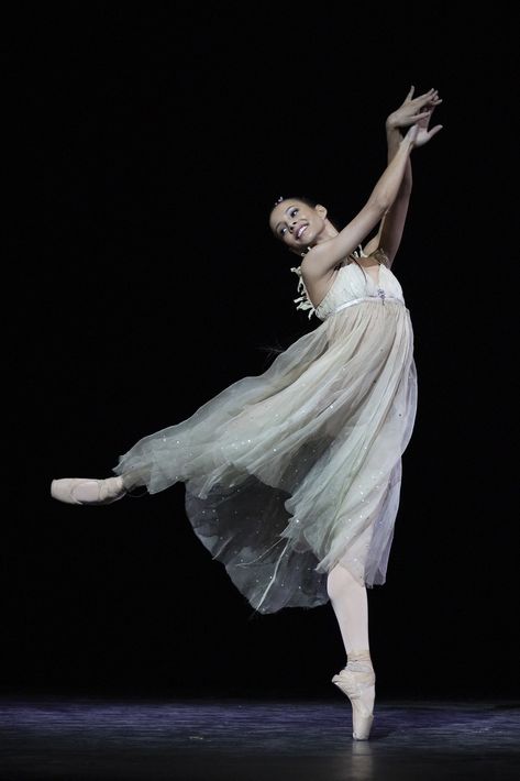 Francesca Hayward in 'Ondine' in Margot Fonteyn: A Celebration, The Royal Ballet. Photograph by Andrej Uspenski French Prince, Francesca Hayward, Royal Ballet School, Ballet Images, Margot Fonteyn, The Royal Ballet, Anna Rose, Ballet Poses, Ballet Inspiration