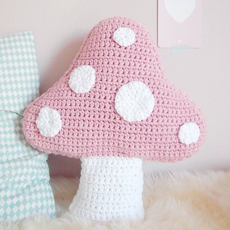 Free Crochet Pattern for a Mushroom Shaped Cushion. This pattern is in French, but you can use google translate to translate it into English. Free Pattern More Patterns Like This! Crochet Mushroom Pillow, Mushroom Pillow, Crochet Cushion Pattern, Creative Bubble, Cushion Cover Pattern, Crochet Nursery, Crochet Cushion Cover, Crochet Mushroom, Crochet Pillows