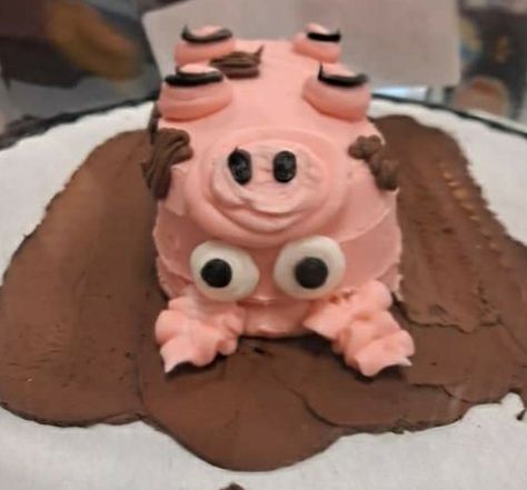 Critter Cupcakes, Cupcake Critters, Modeling Chocolate Figures, Chocolate Figures, Piggy Party, Novelty Cupcakes, Round Birthday Cakes, Everyday Cakes, Pastry Case