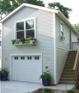 Above Garage Apartment, Garage Addition, Garage Loft, Garage Apartment Plans, Studio Loft, Garage Studio, Small Garage, Garage Remodel, Garage Apartments