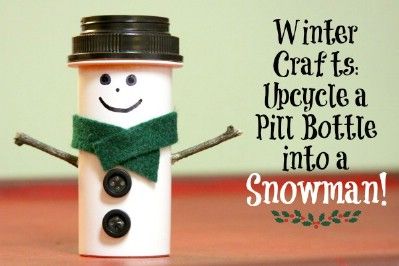 Medicine Bottle Crafts, Pill Bottle Crafts, Diy Schneemann, Rainbow Crayons, Miniature Snowman, Halloween Potion Bottles, Pill Bottle, Winter Craft, A Pill