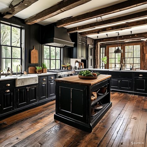 charming kitchen, elegant black and braun combination Black House Copper Accents, Farmhouse Kitchen Dark, Black And Bronze Kitchen, Black And Copper Kitchen, Lakehouse Kitchen, Barn Kitchen, Kitchen Elegant, Cream Kitchen, Farmhouse Kitchens