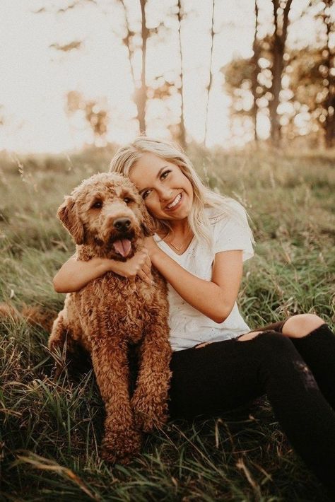 Couple Photoshoot With Dog, Dog Owner Photoshoot, Photoshoot With Dog, Dog Family Pictures, Family Dog Photos, Pet Photography Poses, Dog Photoshoot Pet Photography, Dog Photography Poses, Cute Senior Pictures