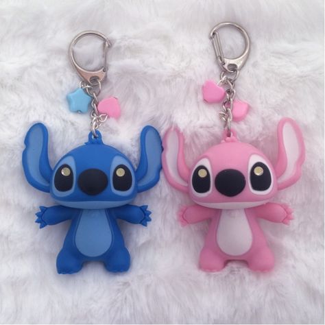 Kawaii Stitch/Angel Keychain Lilo And Stitch Keychain, Stitch And Angel Keychain, Stitch Clay Art, Lilo And Stitch Gift Ideas, Stitch Things To Buy, Stitch Polymer Clay, Stitch Clay, Stitch Keychains, Stitch Y Angel