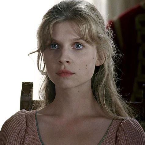 Clemence Poesy Aesthetic, Clemence Poesy Harry Potter, Fleur Harry Potter, Natasha Rostova, Clemence Poesy, Fleur Delacour, Period Movies, Screen Caps, Gossip Girl