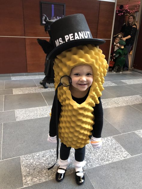 Mr. Peanut costume - super easy! Made with a mattress pad sewn together at the seams and then spray painted! Monocle made from a camera lens cover. She had a little cane but she wasn't carrying it here. Planters Peanut Costume, Mr Peanut Costume, Best Kids Halloween Costumes, Peanuts Halloween Costume, Funny Halloween Costume Ideas, Hilarious Halloween Costumes, Lumberjack Costume, Peanut Costume, Bubble Costume