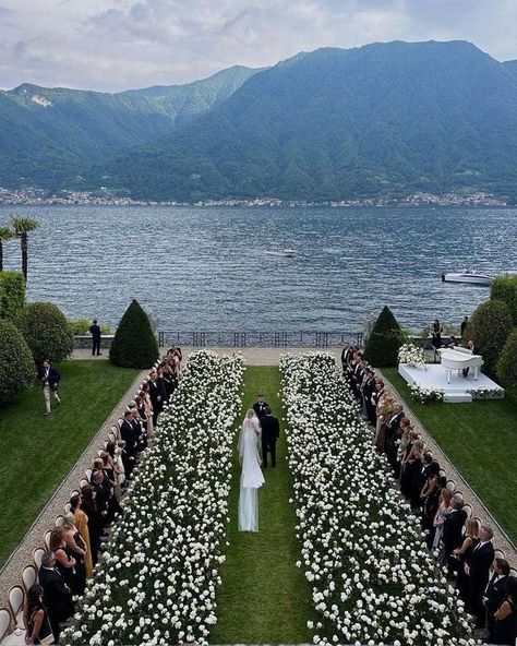 Villa_Balbiano (@villa_balbiano) • Instagram photos and videos Event Venue Spaces, Maldives Honeymoon, Lake Como Wedding, Venue Decor, Wedding Photography Poses, Groom Suit, Plan Design, Event Venues, Spring Wedding