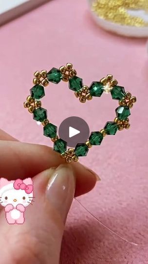 Diy Beaded Heart, Diy Beaded Necklace, Diy Pearl Earrings, Crochet Jewelry Necklace, Handcrafted Beaded Jewelry, Beaded Necklace Tutorial, Beaded Heart, Kundan Jewelry, Fabric Earrings