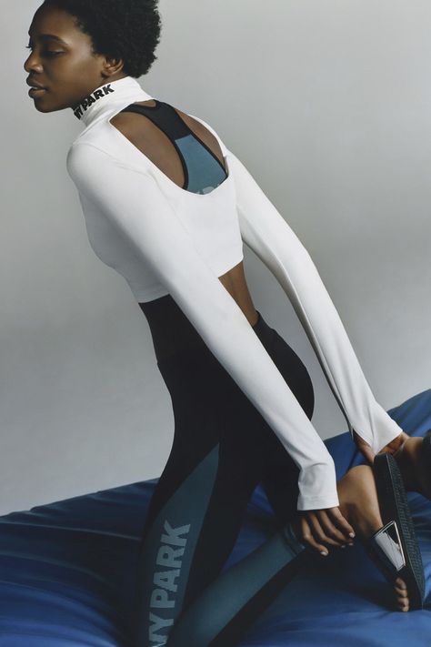 Sport And Rich Aesthetic, Futuristic Activewear, Yoga Fashion Outfits, Athleisure Editorial, Activewear Editorial, Sports Wear Outfits, Athleisure Chic, Fashion Tricks, Winter Activewear