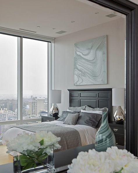 Chelsea Duplex Penthouse-Marie Burgos Design-13-1 Kindesign Green Gray Bedroom, Paisley Bedroom, Enter Sandman, Contemporary Bedroom Design, Grey Room, Bedroom Photos, Gray Bedroom, Bedroom Paint, Blue Bedroom