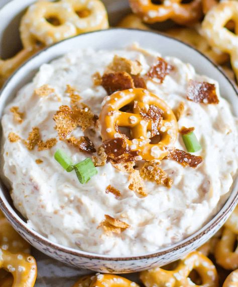 Omg Pretzel Dip Recipe Pepper Jelly Cheese Dip, Dip For Pretzels, Pretzel Dip Recipes, Mini Peppers Recipes, Little Smokies Recipes, Appetizer Platter, Carrot Cake Recipe Easy, Cheese Dip Recipe, Cheese Burger Soup Recipes