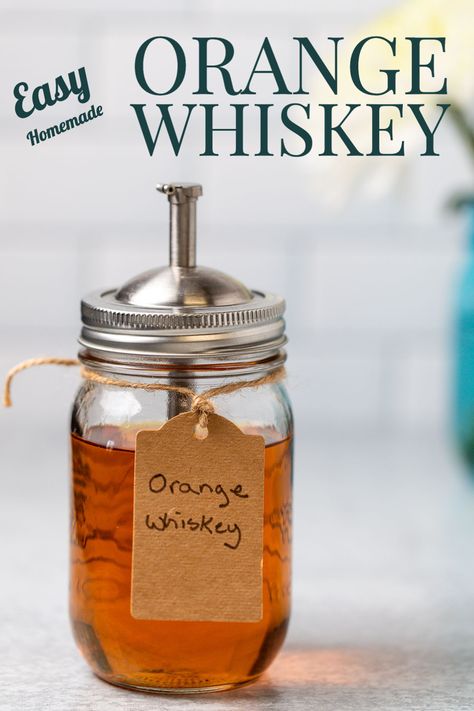 Whiskey Infusion, Orange Infused Vodka, Infused Whiskey, Infused Whiskey Recipes, Infused Alcohol Recipes, Homemade Whiskey, Homemade Liqueur Recipes, Whiskey Chocolate, Alcohol Infusion